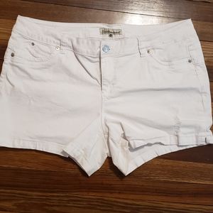 Royalty for Me Womens size 20W shorts